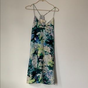 100% silk Cynthia rowley dress w/pockets
